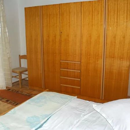 Studio 2751b *